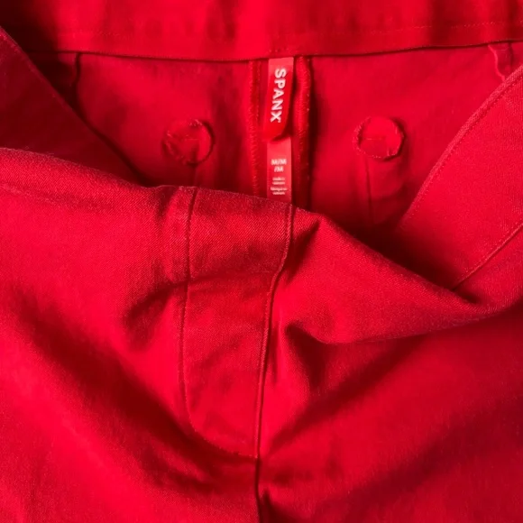 Women’s SPANX Red High-Rise Casual Shorts - Picture 2 of 5